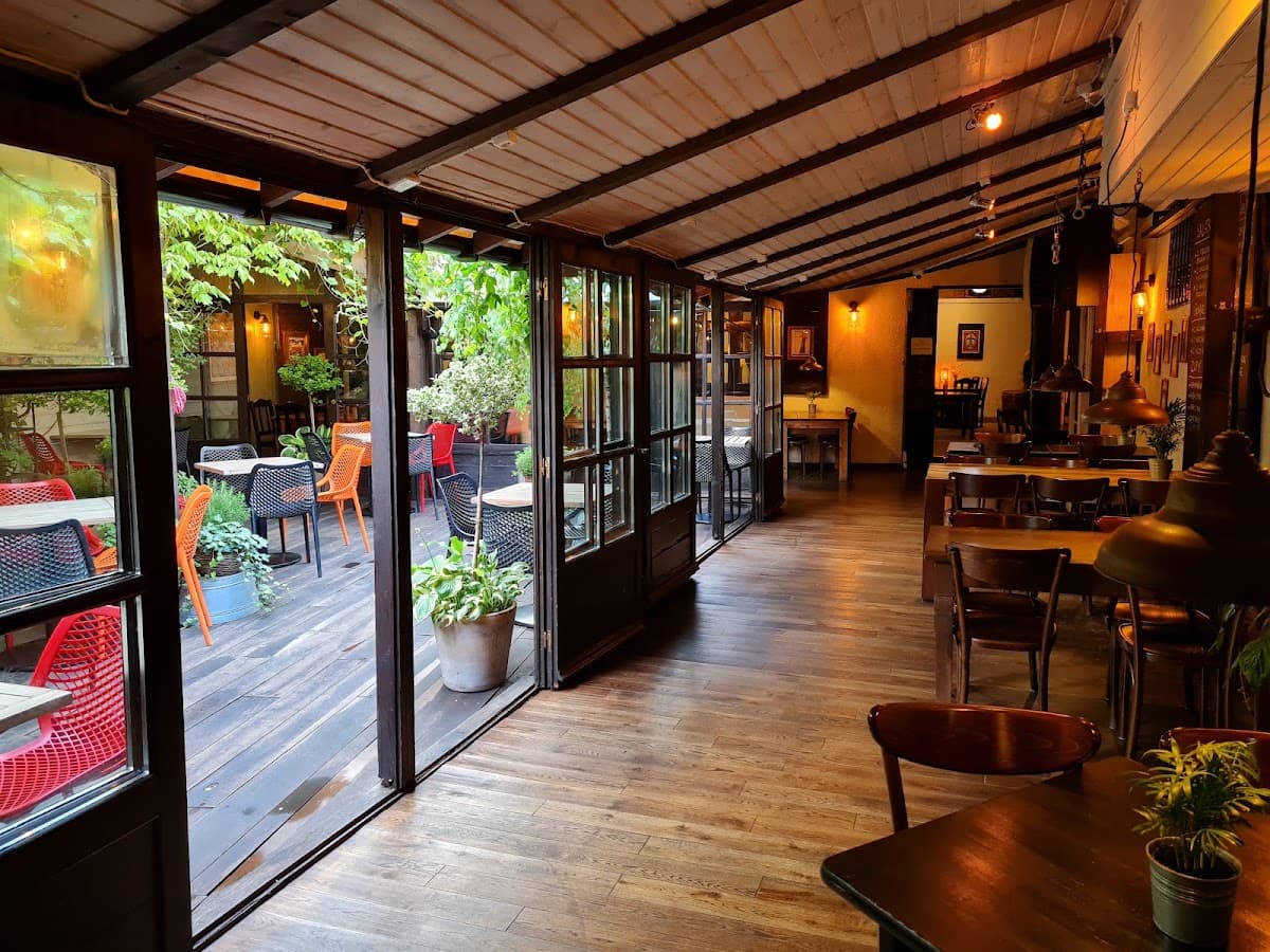 Kolanko No 6 Restaurant