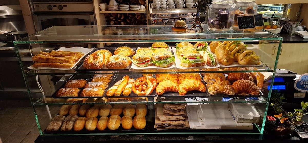 Cafe Latrio-Berlin monbijouplatz 4
